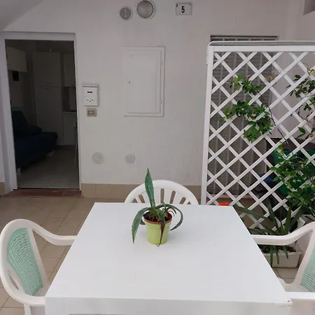 3 Min To Beach Apt Ac W Garden Or Balcony - Il Lupo Affitta Διαμέρισμα *
