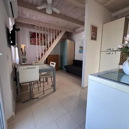 3 Min To Beach Apt Ac W Garden Or Balcony - Il Lupo Affitta Διαμέρισμα Κατόλικα