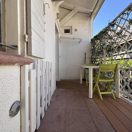 Διαμέρισμα 3 Min To Beach Apt Ac W Garden Or Balcony - Il Lupo Affitta Κατόλικα