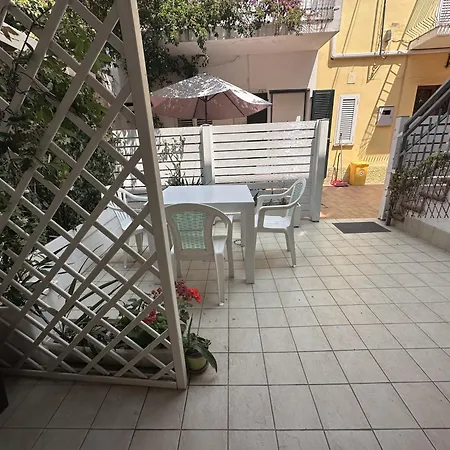 3 Min To Beach Apt Ac W Garden Or Balcony - Il Lupo Affitta