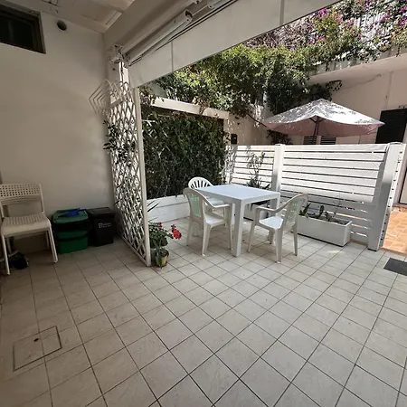 Διαμέρισμα 3 Min To Beach Apt Ac W Garden Or Balcony - Il Lupo Affitta