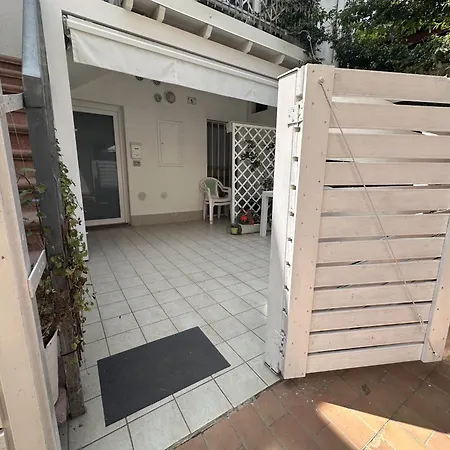 3 Min To Beach Apt Ac W Garden Or Balcony - Il Lupo Affitta *